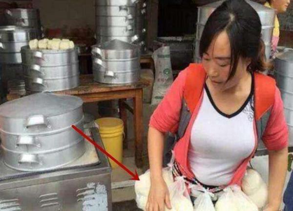 杭州女子愛(ài)心饅頭不再送，只因人們實(shí)在太貪婪！