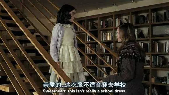 現(xiàn)實(shí)版孤兒怨VS電影版《孤兒怨》現(xiàn)實(shí)永遠(yuǎn)比電影更恐怖，太嚇人了！